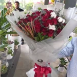 گل فروشی اندیا دسته گل و سبد گل در غرب تهران چیتگر